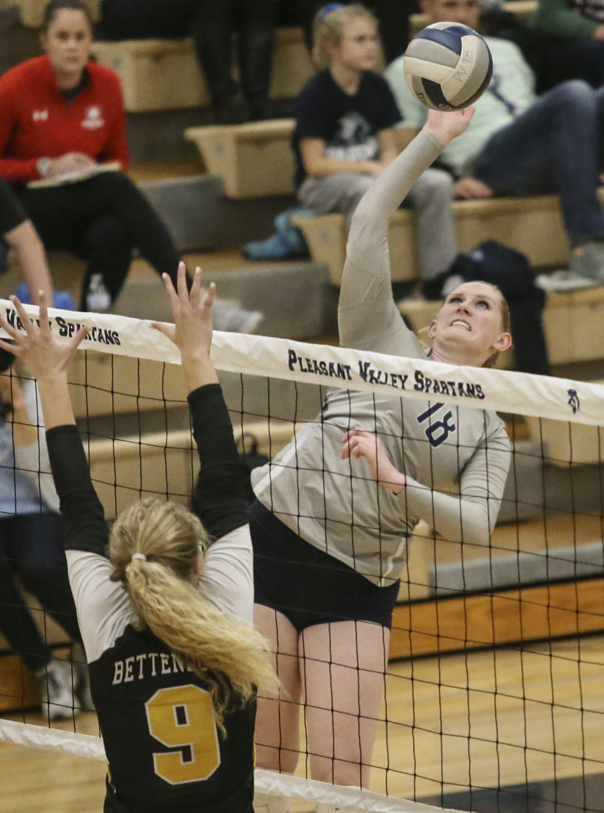 110419-qct-spt-bett-pv-vball-08.jpg